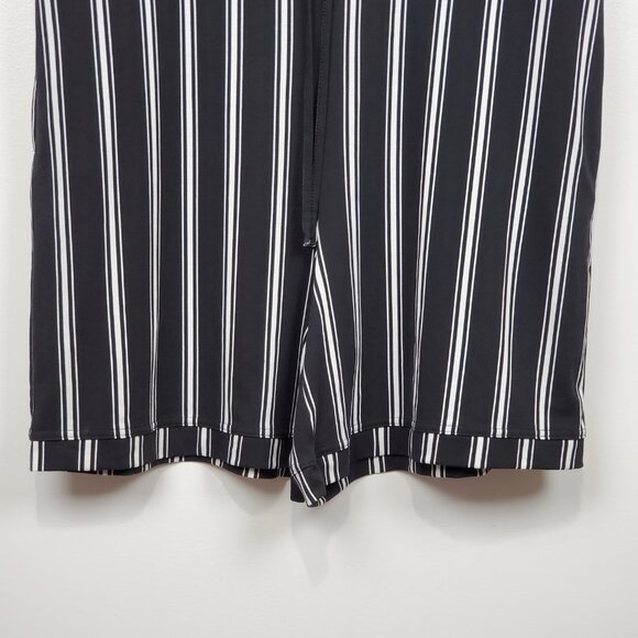 LuLaRoe Xanthe Romper Black White Striped Short Sleeve Pockets Size XL (16-18) - Picture 4 of 10